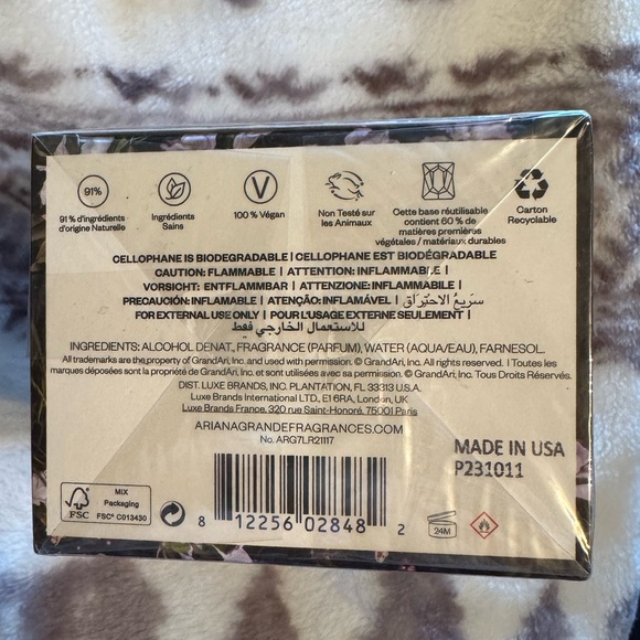 Ariana Grande God is a Woman Perfume - Picture 4 of 4